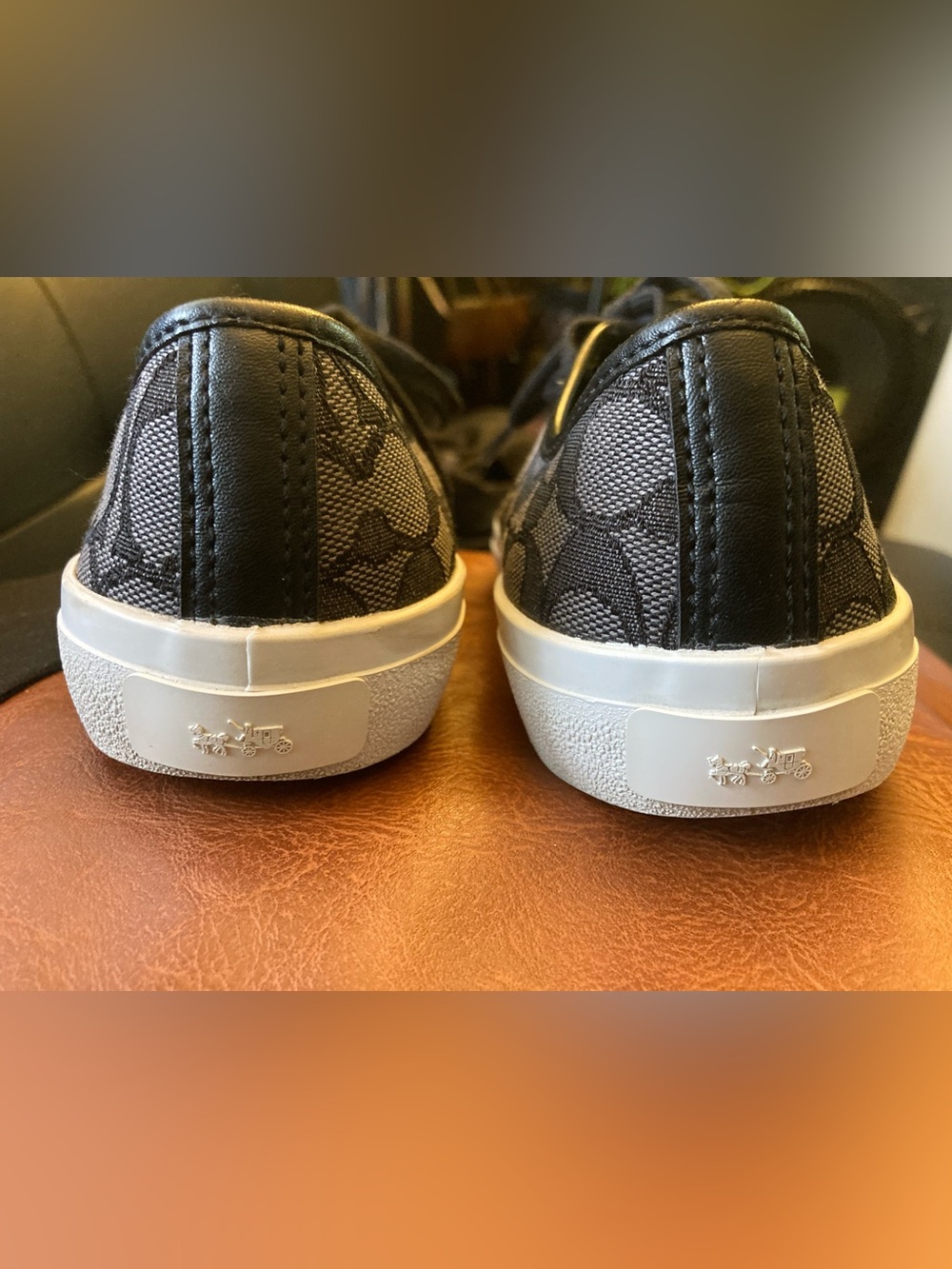 6.5 B Coach Black Grey Signature-Print Low Top Soft Canvas Sneakers. - Picture 3 of 9